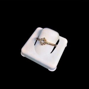 Gold Tone Dainty Flower Ring – Size 7 ¾